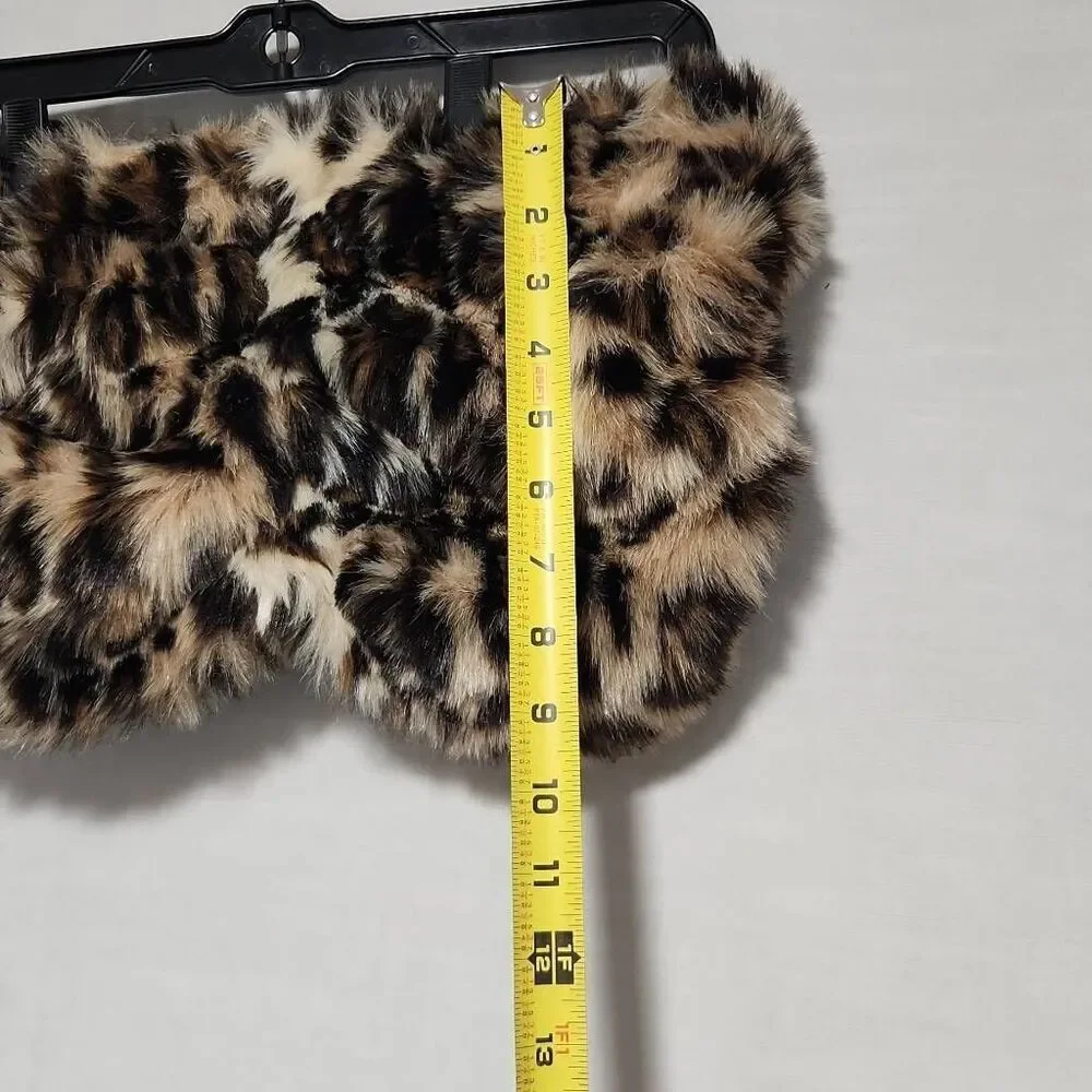 Red by Saks Fifth Avenue Women's One Size Leopard Print Acrylic Scarf